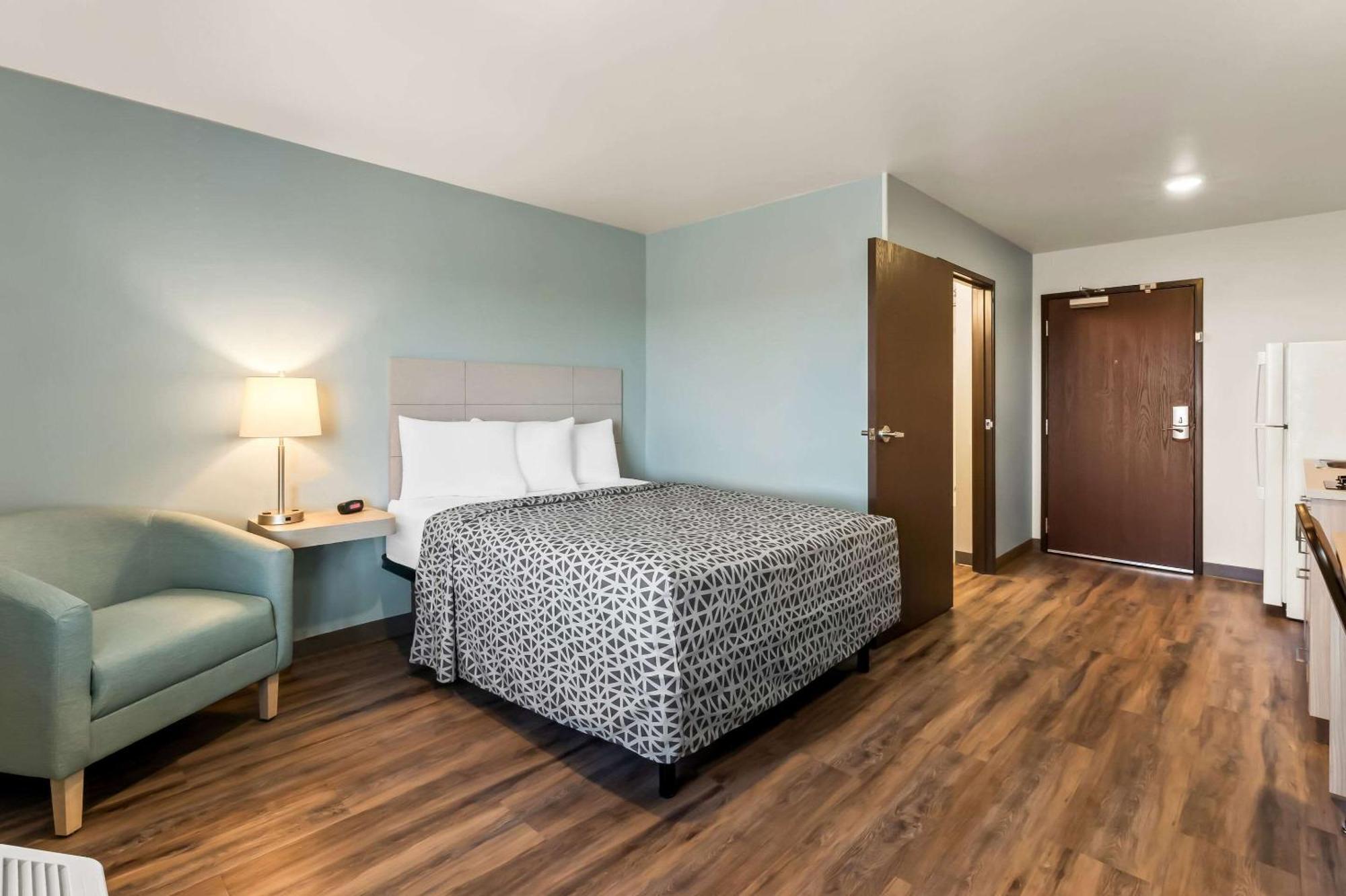 Woodspring Suites Easton Nazareth Exterior photo